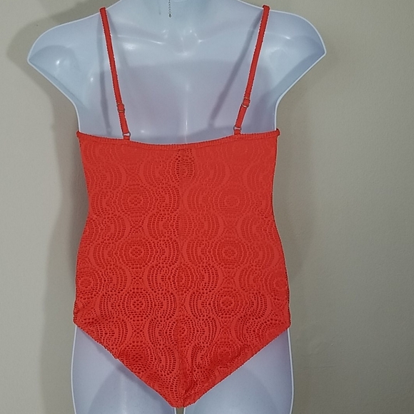 Swimsuit one piece red Mesh lined built-in bra Large - Picture 8 of 9